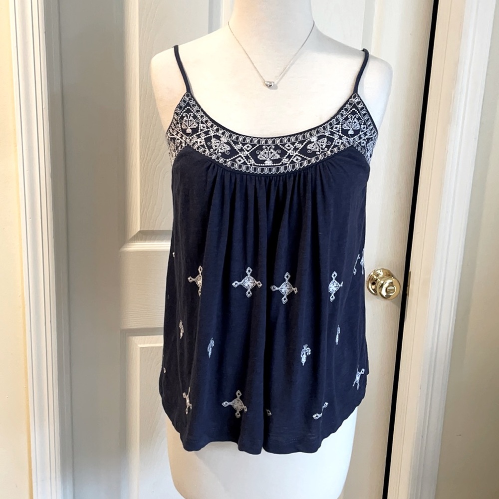 Never Worn LUCY BRAND Navy Top with embroidery pattern